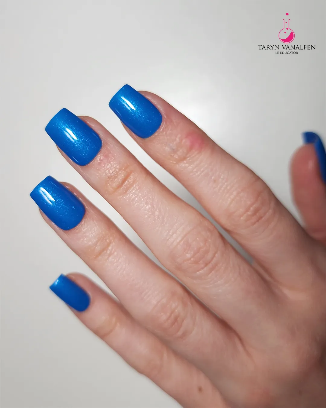 Light Elegance P+ Far Out gellakk 10 ml bublegum blå