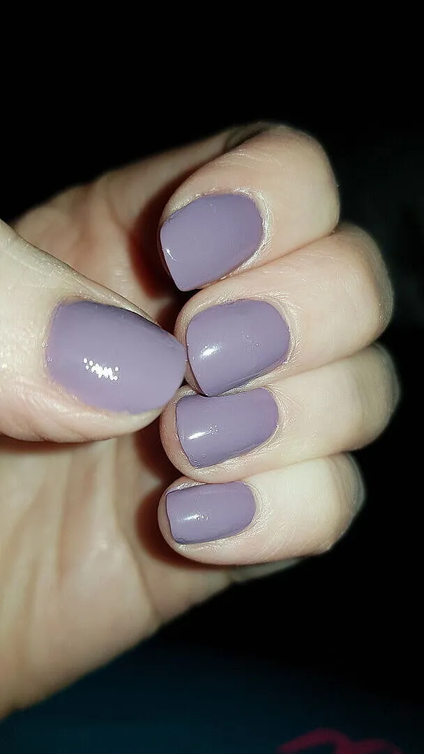 Nails Inc Wetherby Gardens geleneglelakk lilla