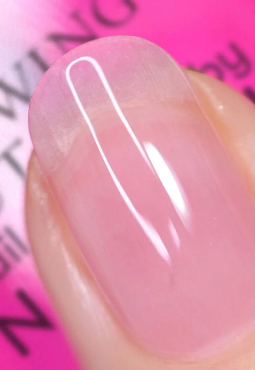 Nails Inc London Glowing My Way neglelakk glow perfector