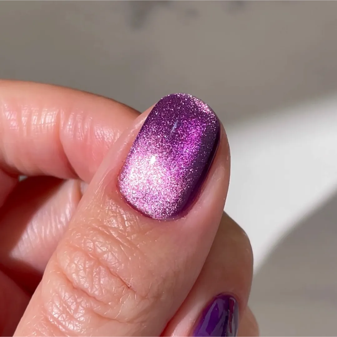 The Gel Collection Cat Eye Galaxy gellakk 10 ml lilla