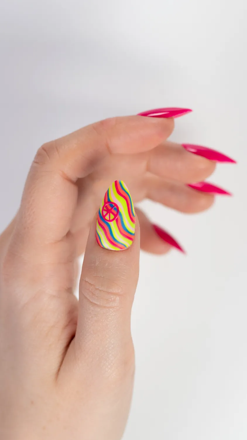 Light Elegance P+ Love Bug gelelakk 10 ml fuksia