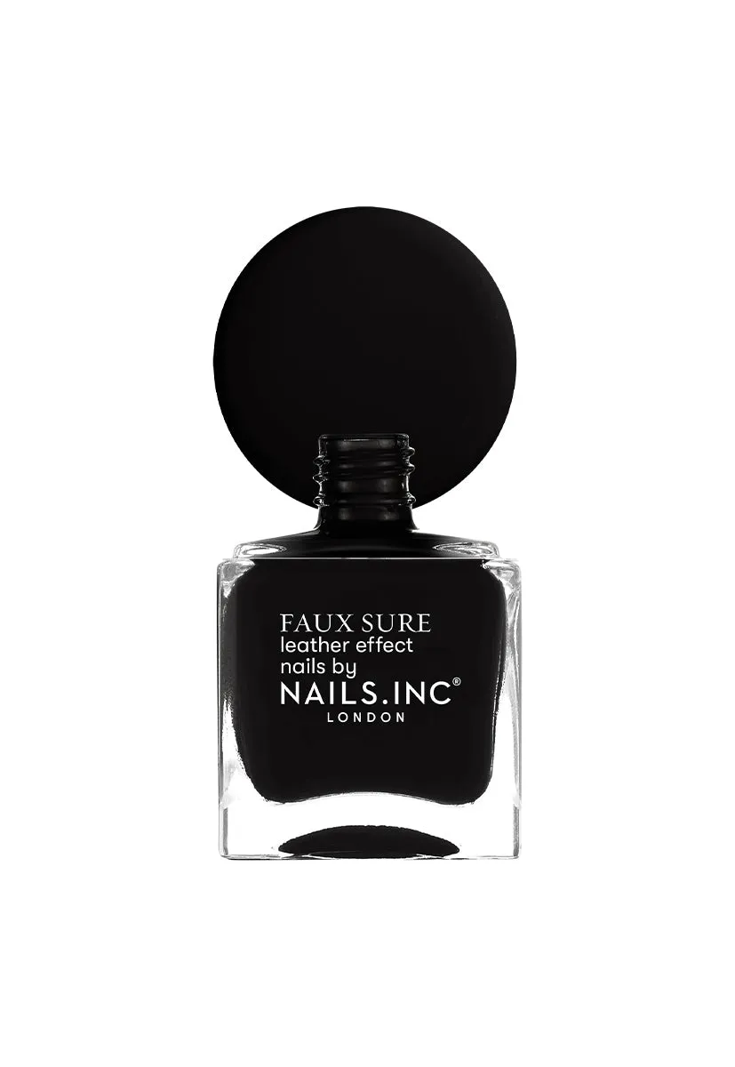 Nails Inc Leather Effect Whatever neglelakk svart matt