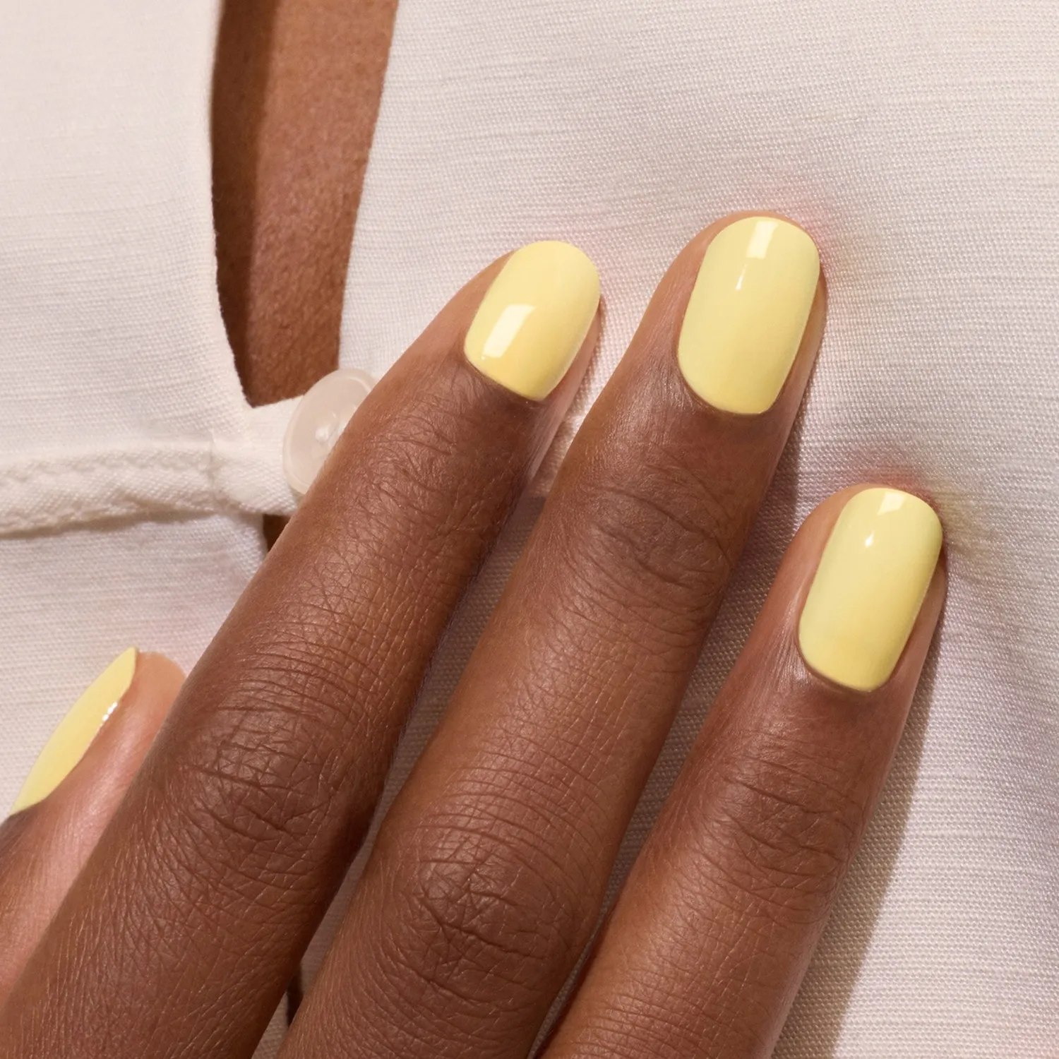 Manucurist Green Flash Mimosa gellakk pastellgul