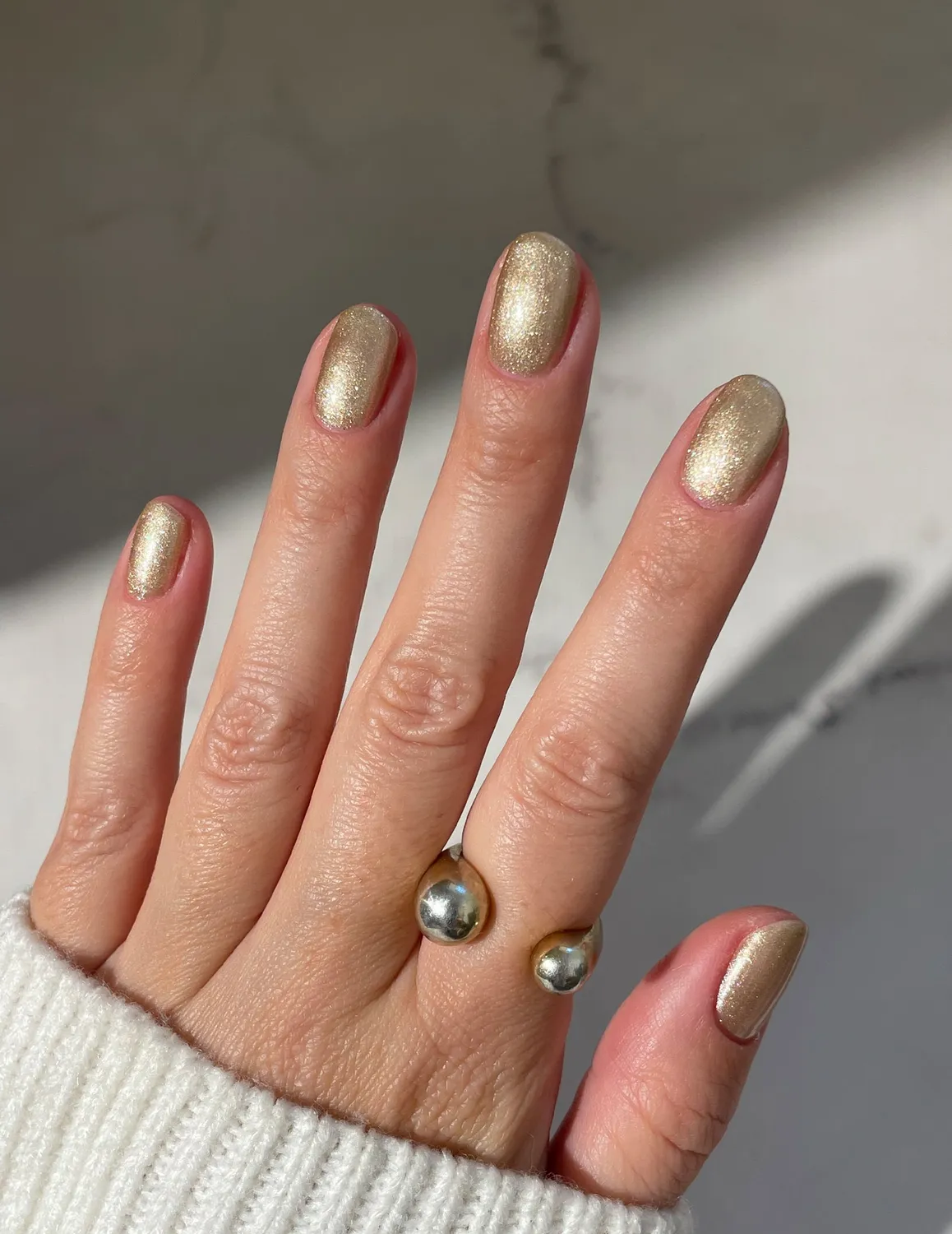 Le Mini Macaron Golden Elixir gel neglelakk 8,5 ml gull