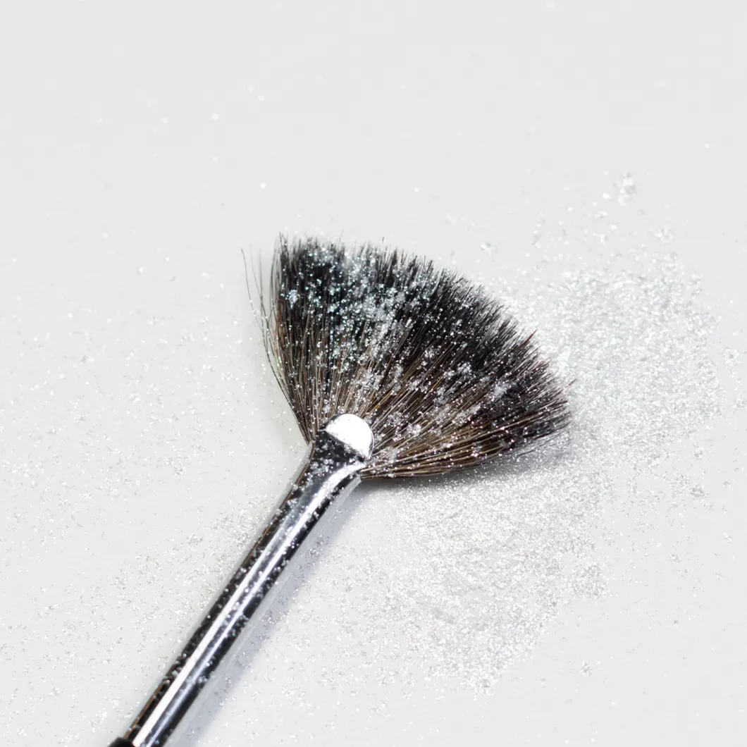 Light Elegance Lil Fluff Celina Rydén Art Brush vifte