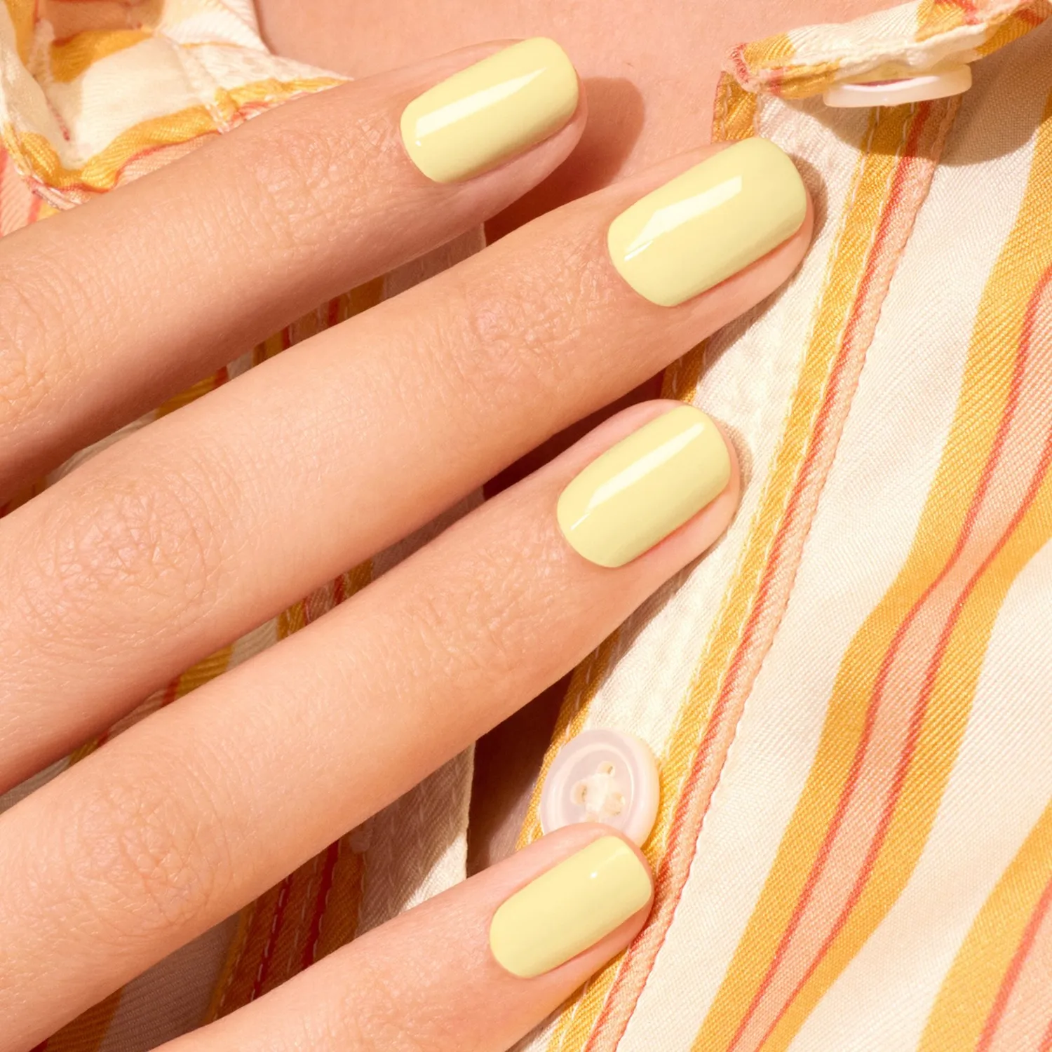 Manucurist Green Flash Mimosa gellakk pastellgul