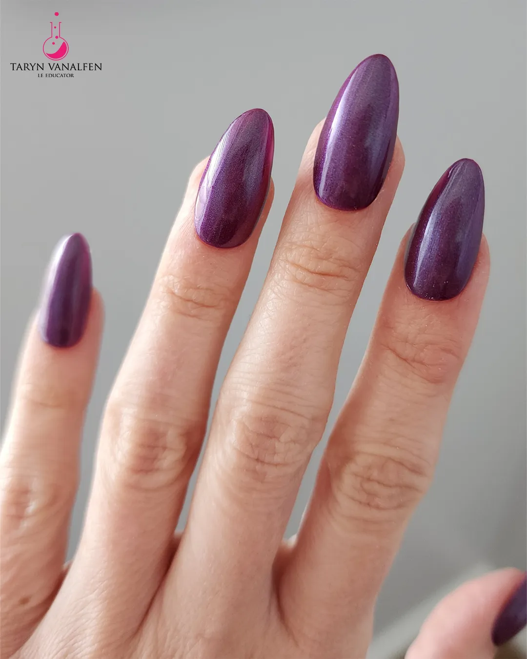 Light Elegance ButterCream Stone Cold neglelakk 5 ml lilla