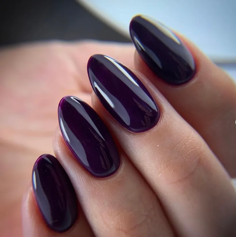 Light Elegance P+ Dirty Little Secret gellakk 10 ml mørk plomme
