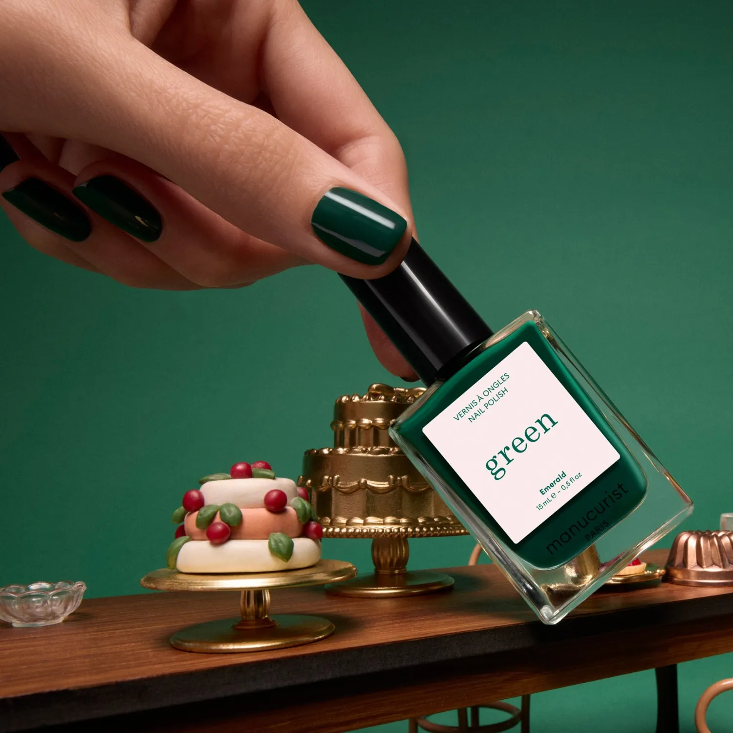 Manucurist Green Emerald neglelakk dyp grønn