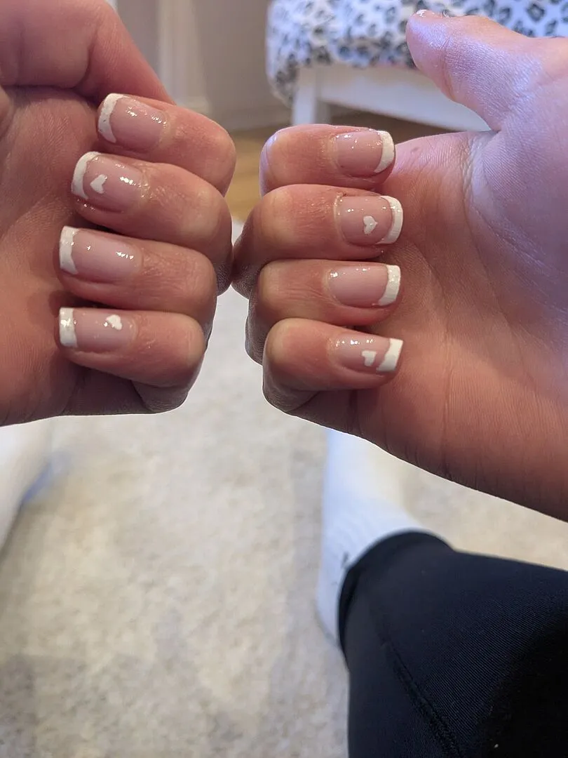Nails Inc Mani Marker Bright White neglepenn matt hvit