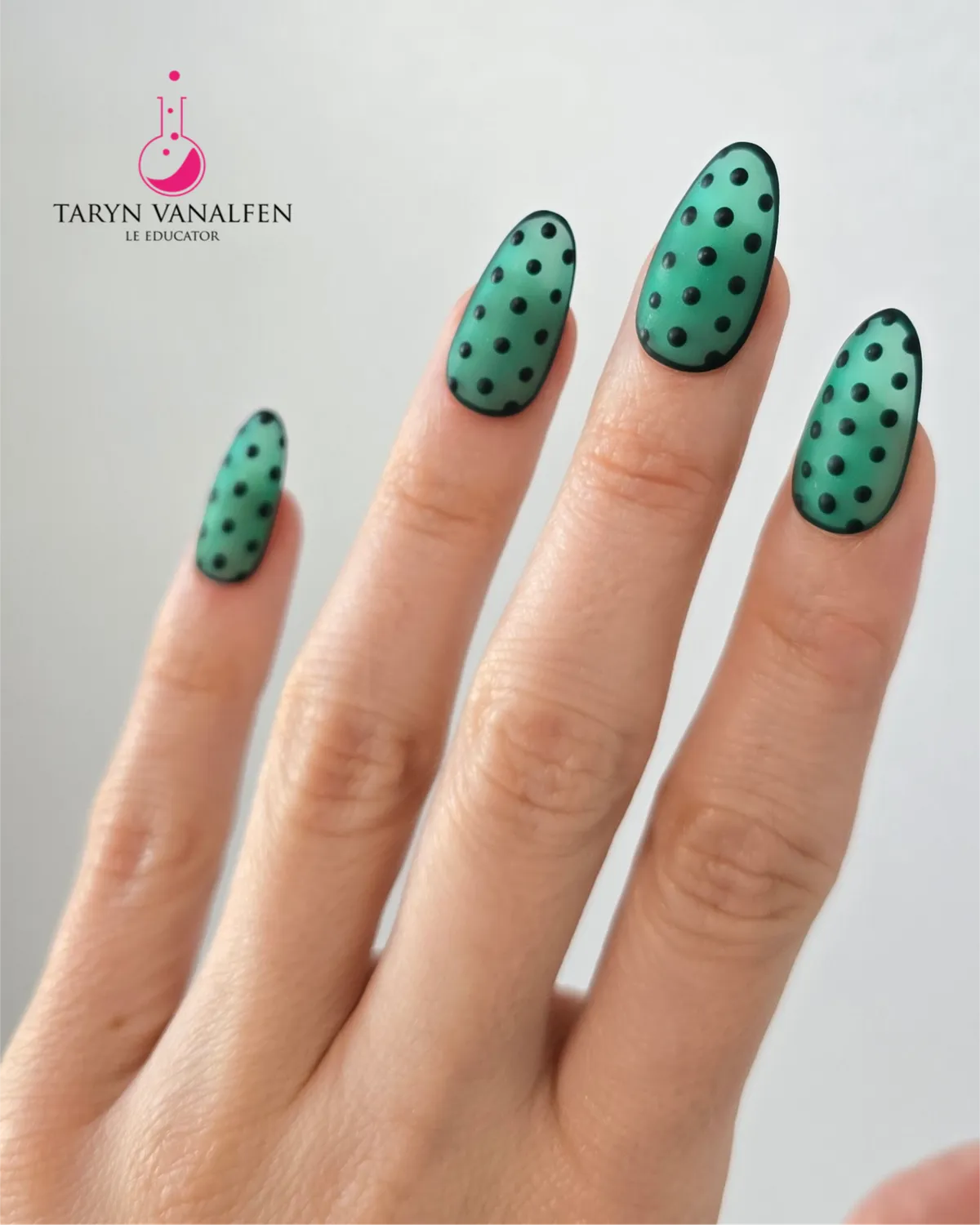 Light Elegance P+ Emerald Jelly gellakk 10 ml smaragdgrønn