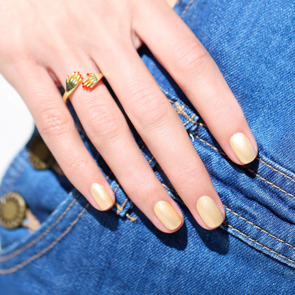 Manucurist Green Flash Gold Sand gellakk irisert gul