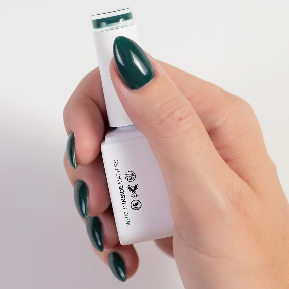 Light Elegance P+ Worth Waiting For gel polish 10 ml mørkegrønn