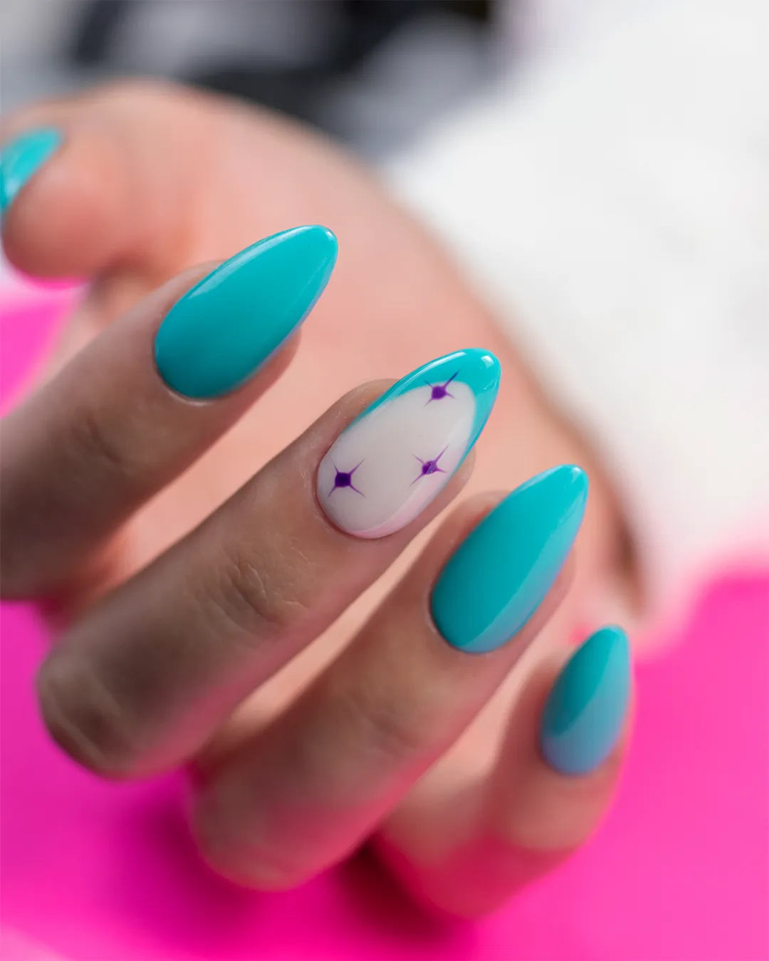 Light Elegance ButterCream Alien Invasion neglelakk turkis