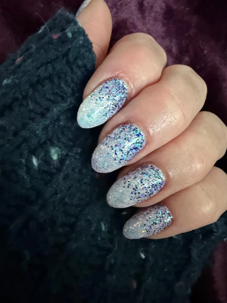 Light Elegance Tough Act to Follow glittergel 10 ml midnatt