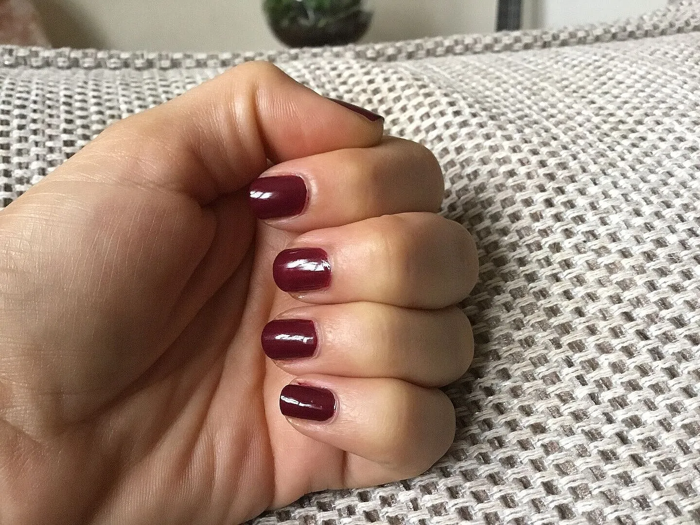 Nails Inc Kensington High Street neglelakk rød gel-effekt