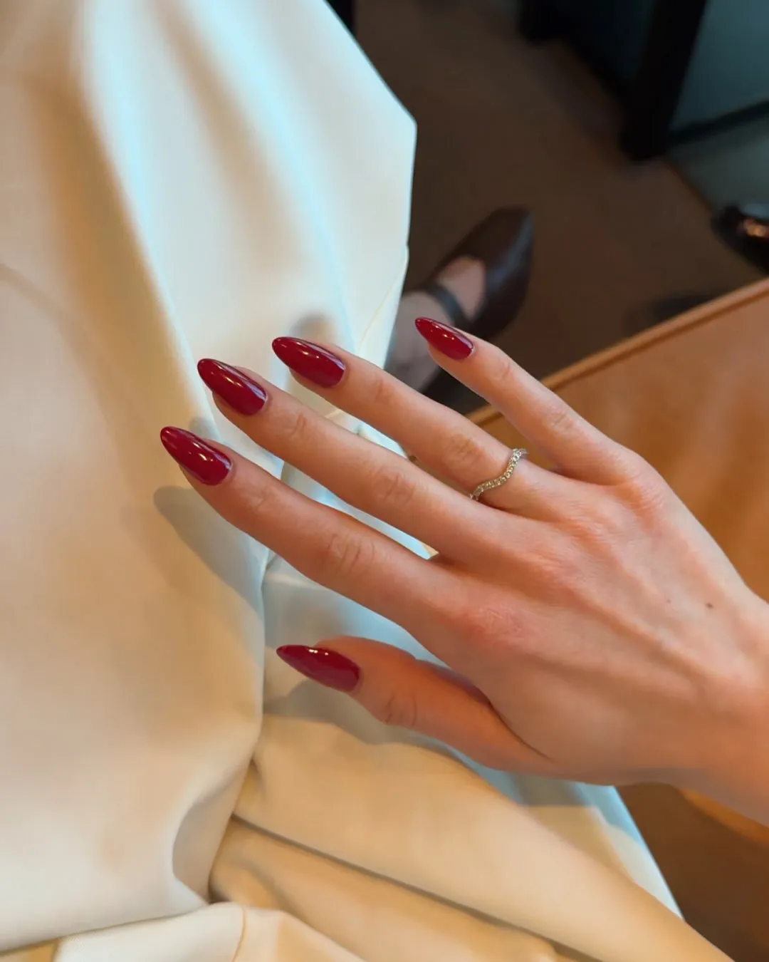 The Gel Collection Gel Polish 116 Seduction gellakk mørkerød