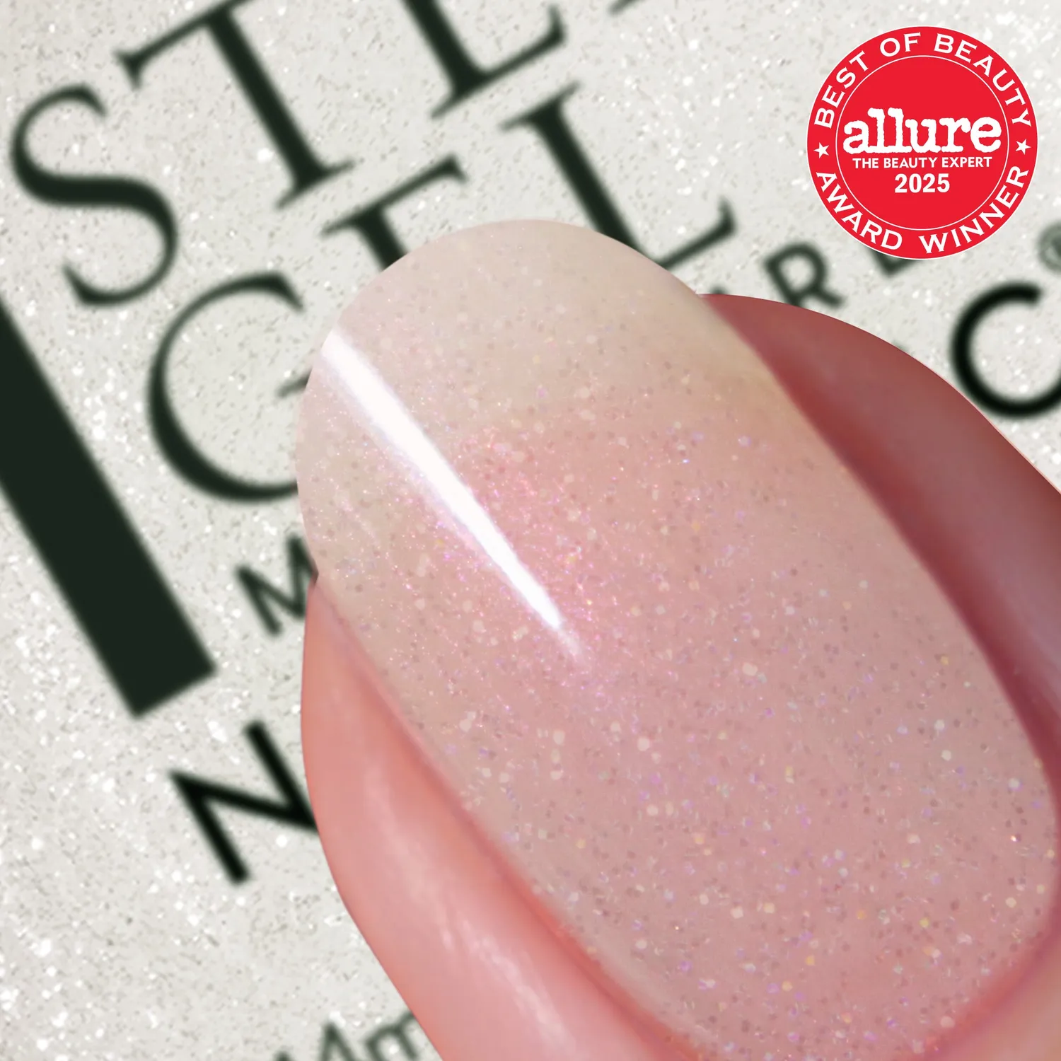 Nails Inc It's Topless Sydney neglelakk hvit shimmer