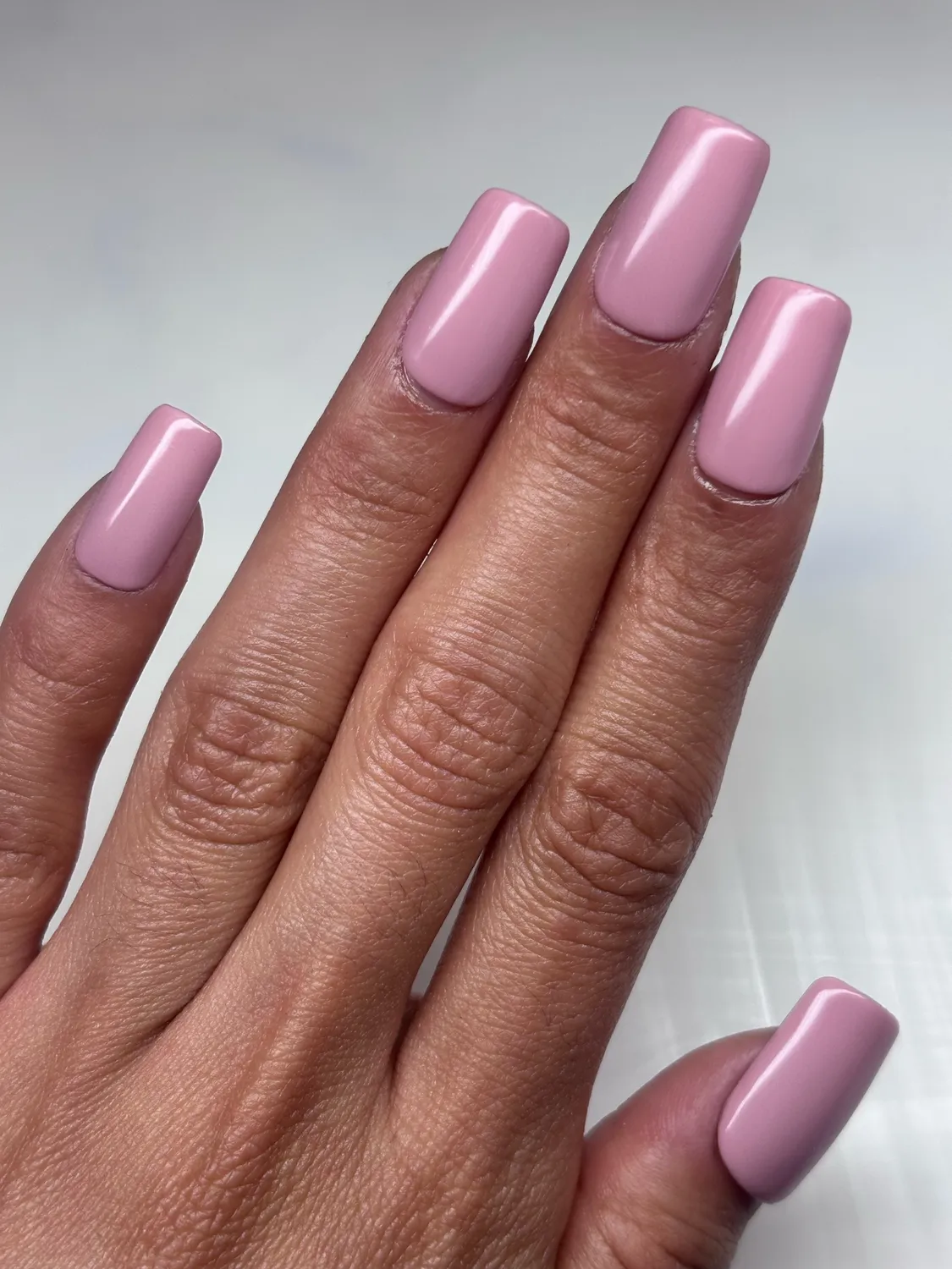 Light Elegance P+ Poker Face gellakk 10 ml nøytral rosa