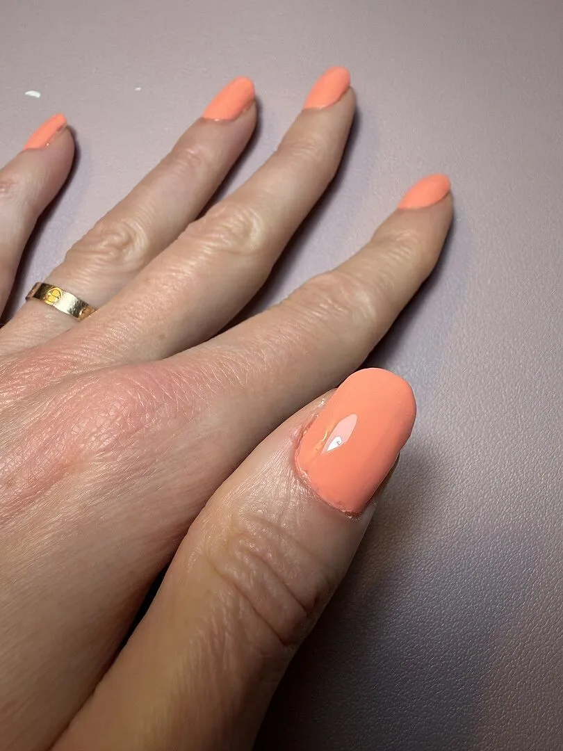 Manucurist Green Tangerine neglelakk lys neonoransje