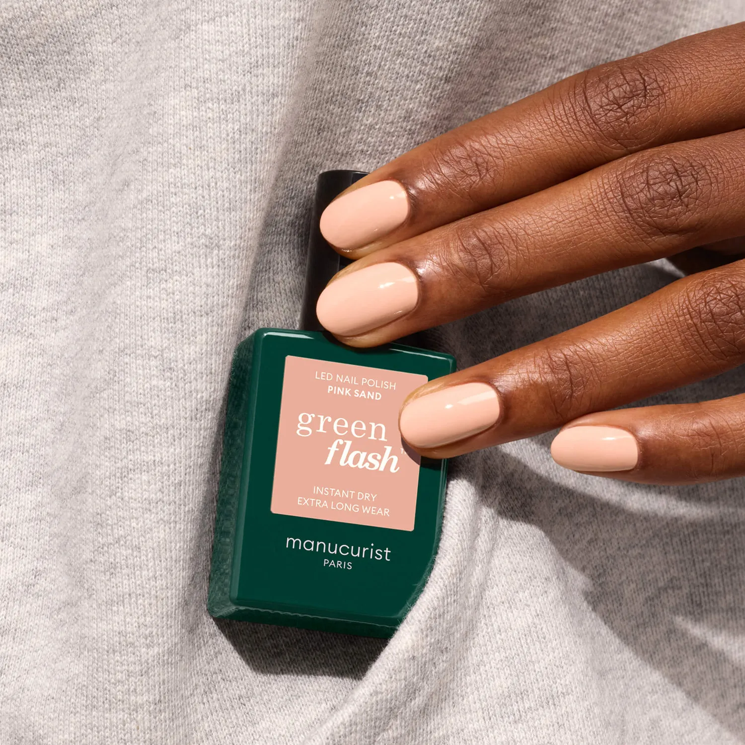 Manucurist Green Flash Pink Sand gel neglelakk beige