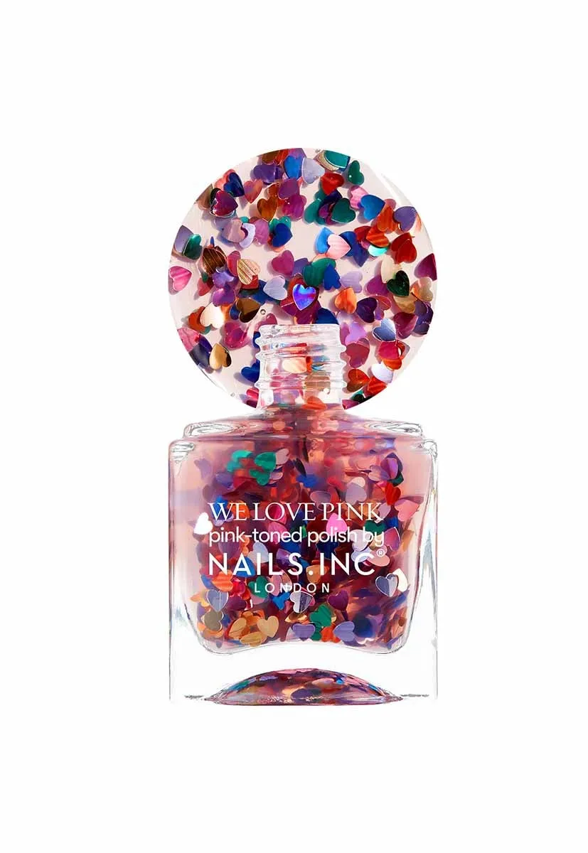 Nails Inc Kissing In Kensington neglelakk topper glitterhjerter