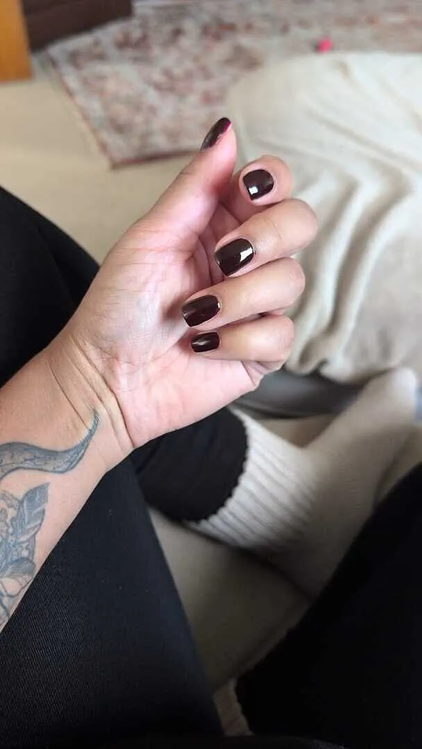 Nails Inc It’s Topless Billie 1-Step Gel neglelakk brun krem