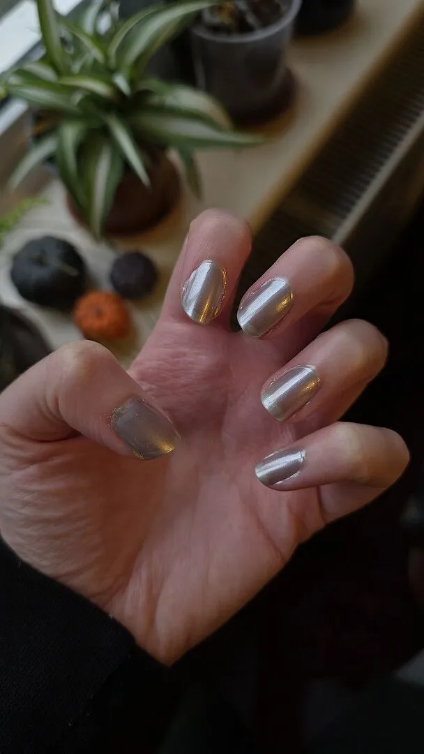 Nails Inc Mirror Chrome Silver Served neglelakk sølv metallic