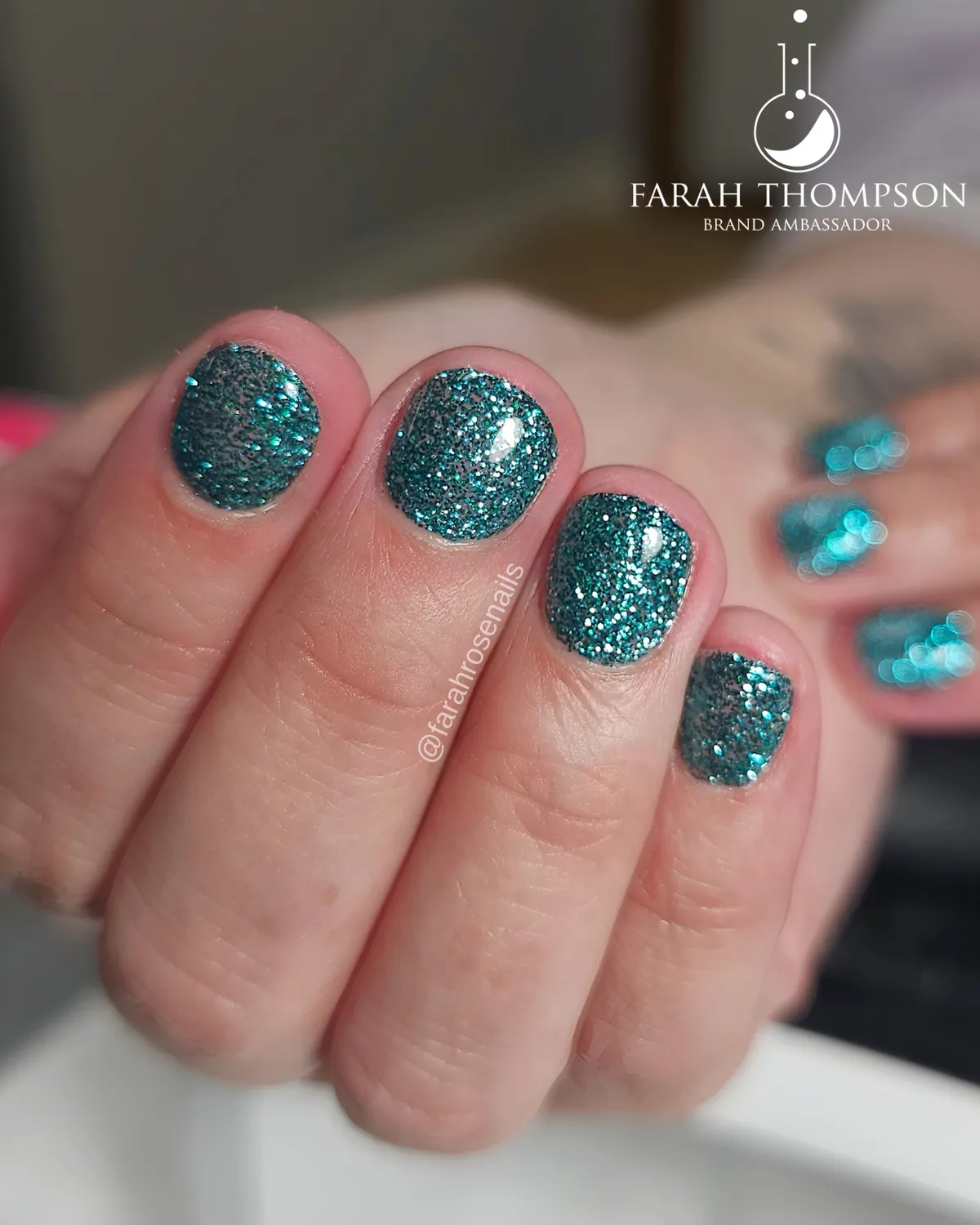 Light Elegance P+ Sinful glitter gel polish 10 ml grønn-blå