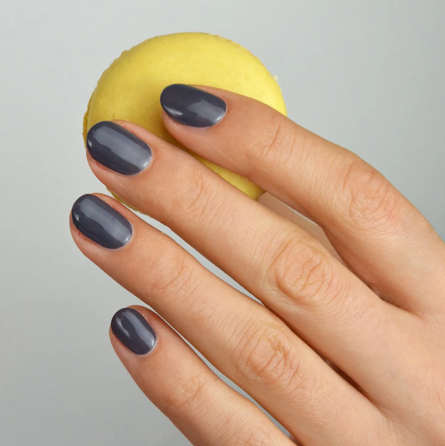 Le Mini Macaron Dark Velvet gellakk 8,5 ml mørkegrå
