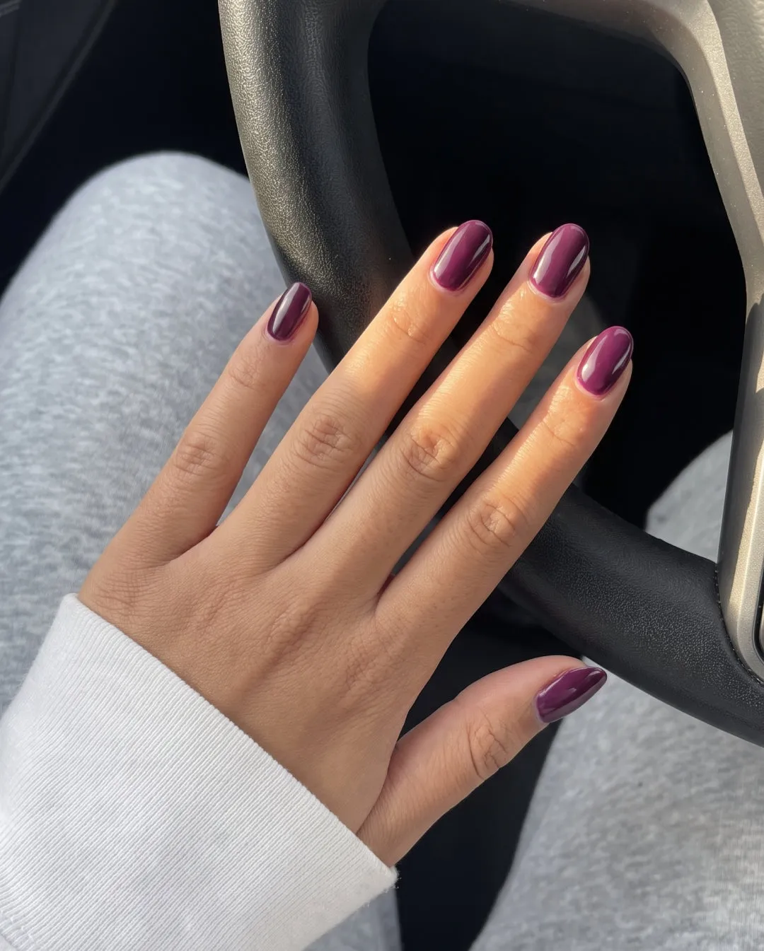 The Gel Collection Gel Polish 133 Watch Me gellakk plomme full cover
