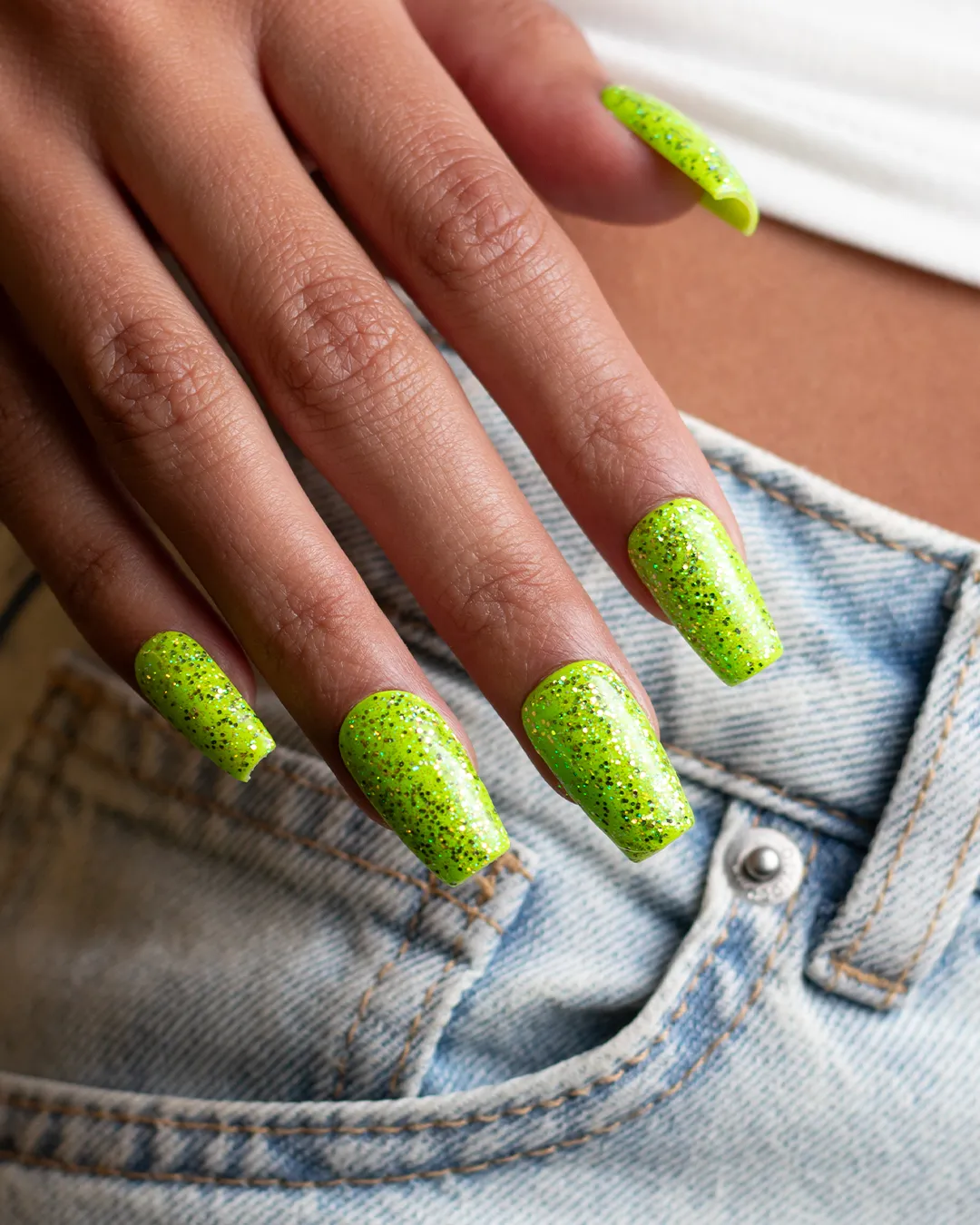 Light Elegance P+ Peace and Love glitter gel neglelakk 10 ml limegrønn