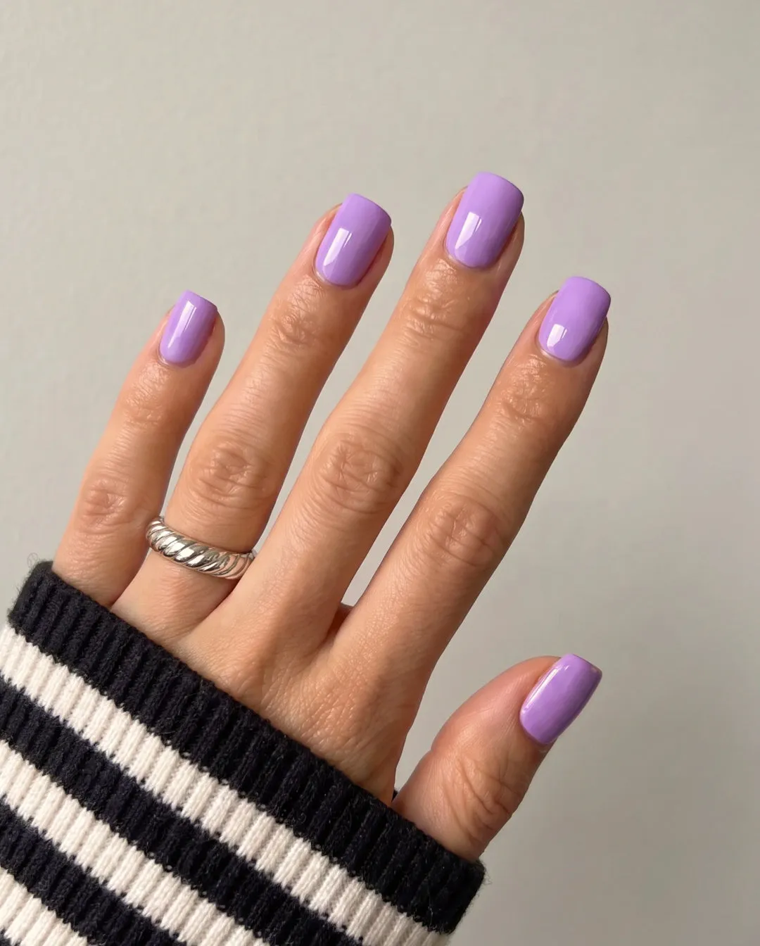 The Gel Collection Gel Polish 151 Not Sorry gellakk lilla full dekk