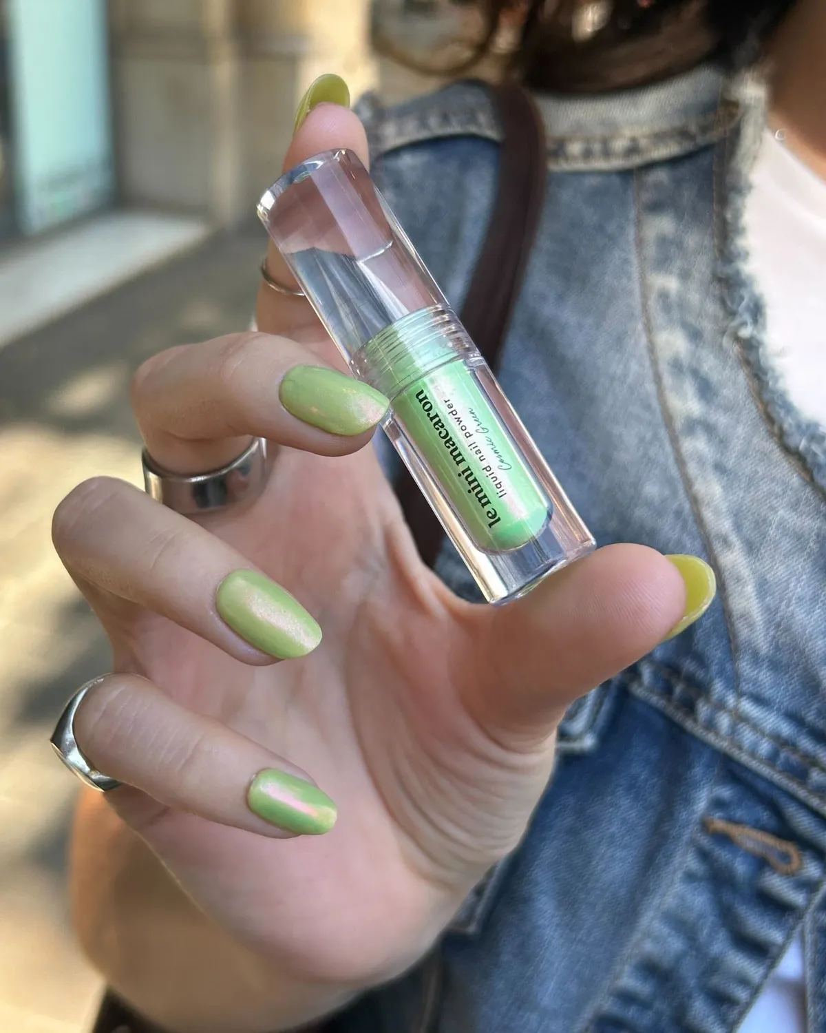 Le Mini Macaron Stardust Cosmic Green neglepulver 2 ml