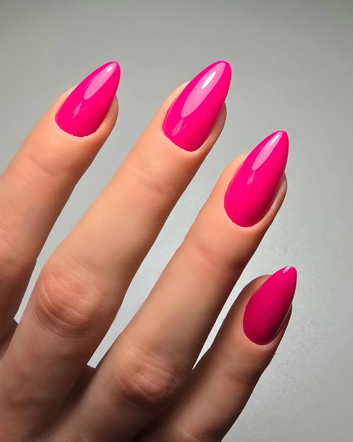 Light Elegance ButterCream Drama Queens gellakk knall fuchsia