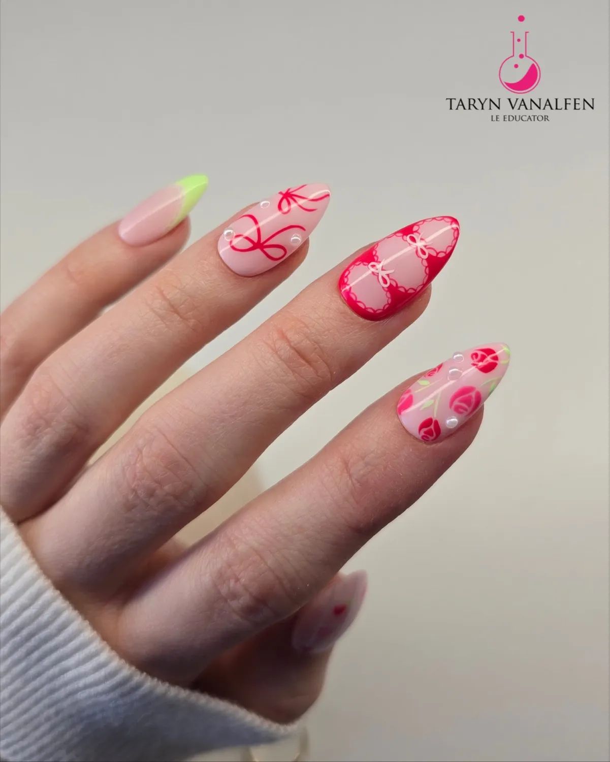 Light Elegance ButterCream Queen of Hearts gellakk rød heldekkende
