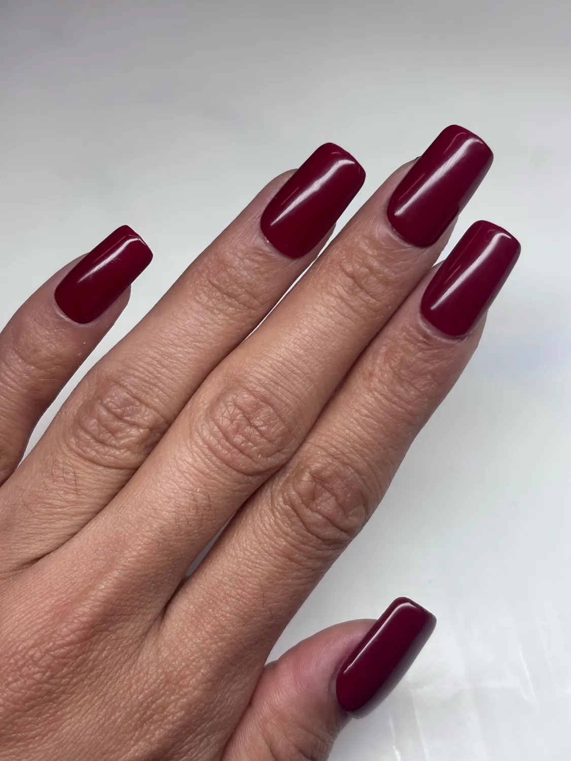 Light Elegance P+ Moneybags gellakk 10 ml mørk rød