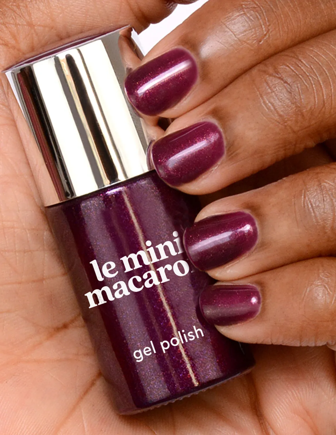 Le Mini Macaron Dark Plum gellakk 8,5 ml lilla shimmer