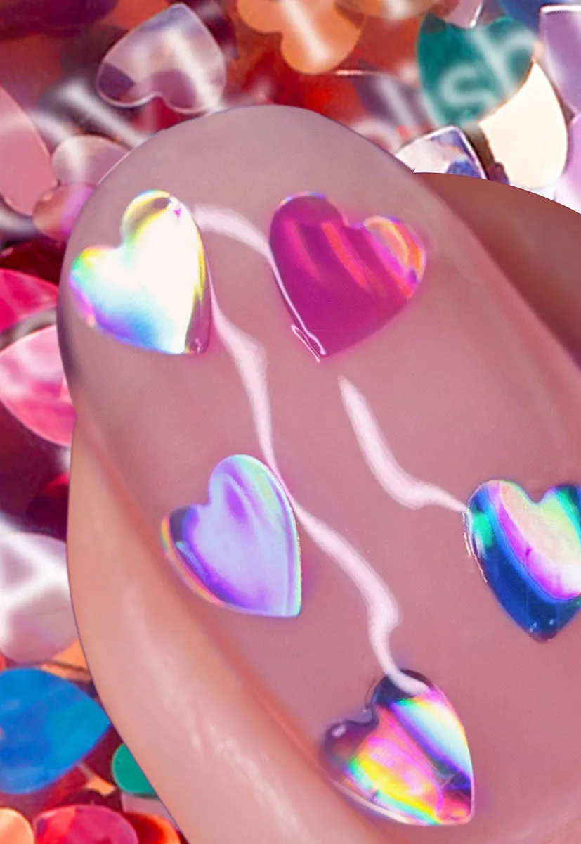 Nails Inc Kissing In Kensington neglelakk topper glitterhjerter