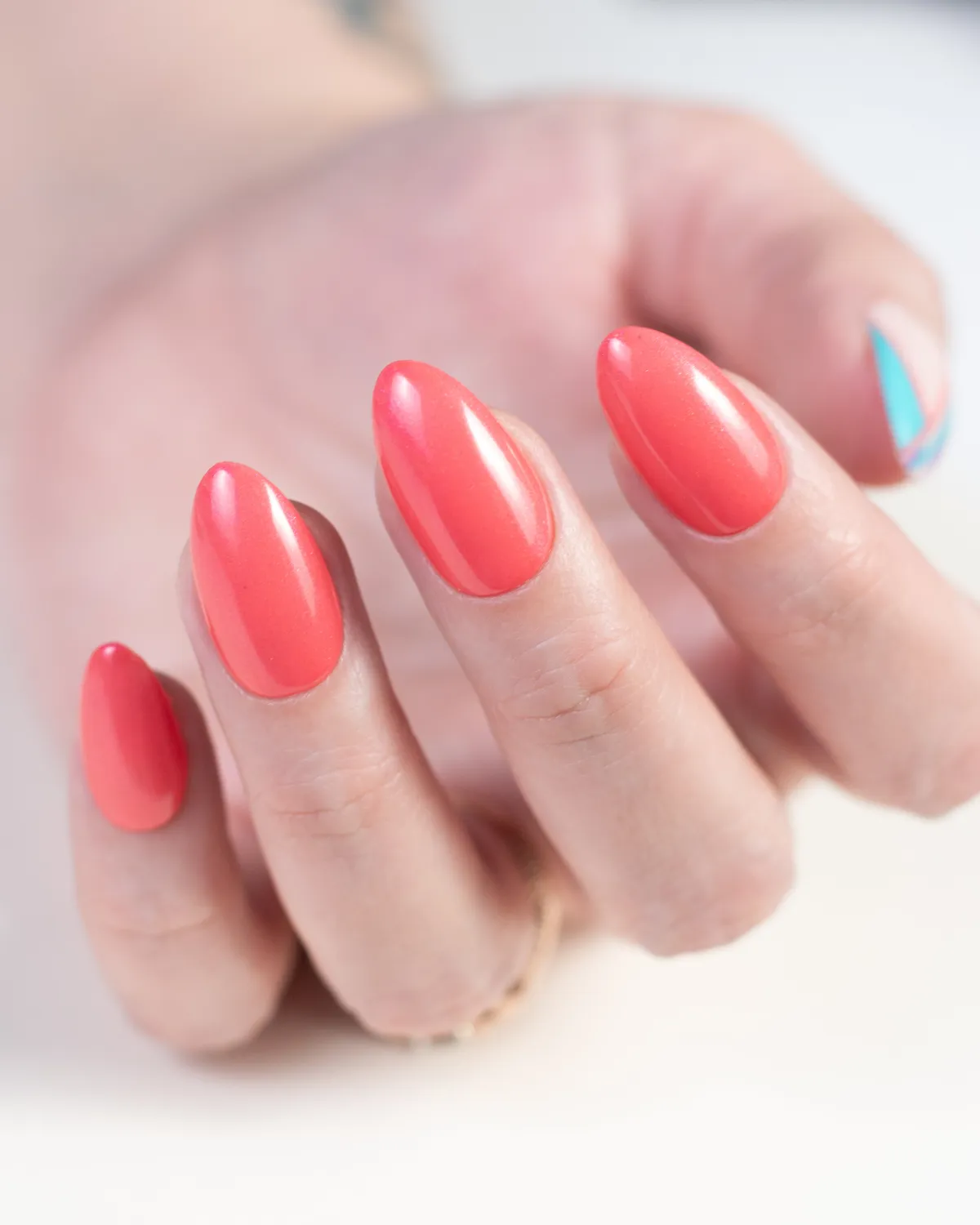 Light Elegance Men Are From Mars ButterCream neglelakk korall shimmer