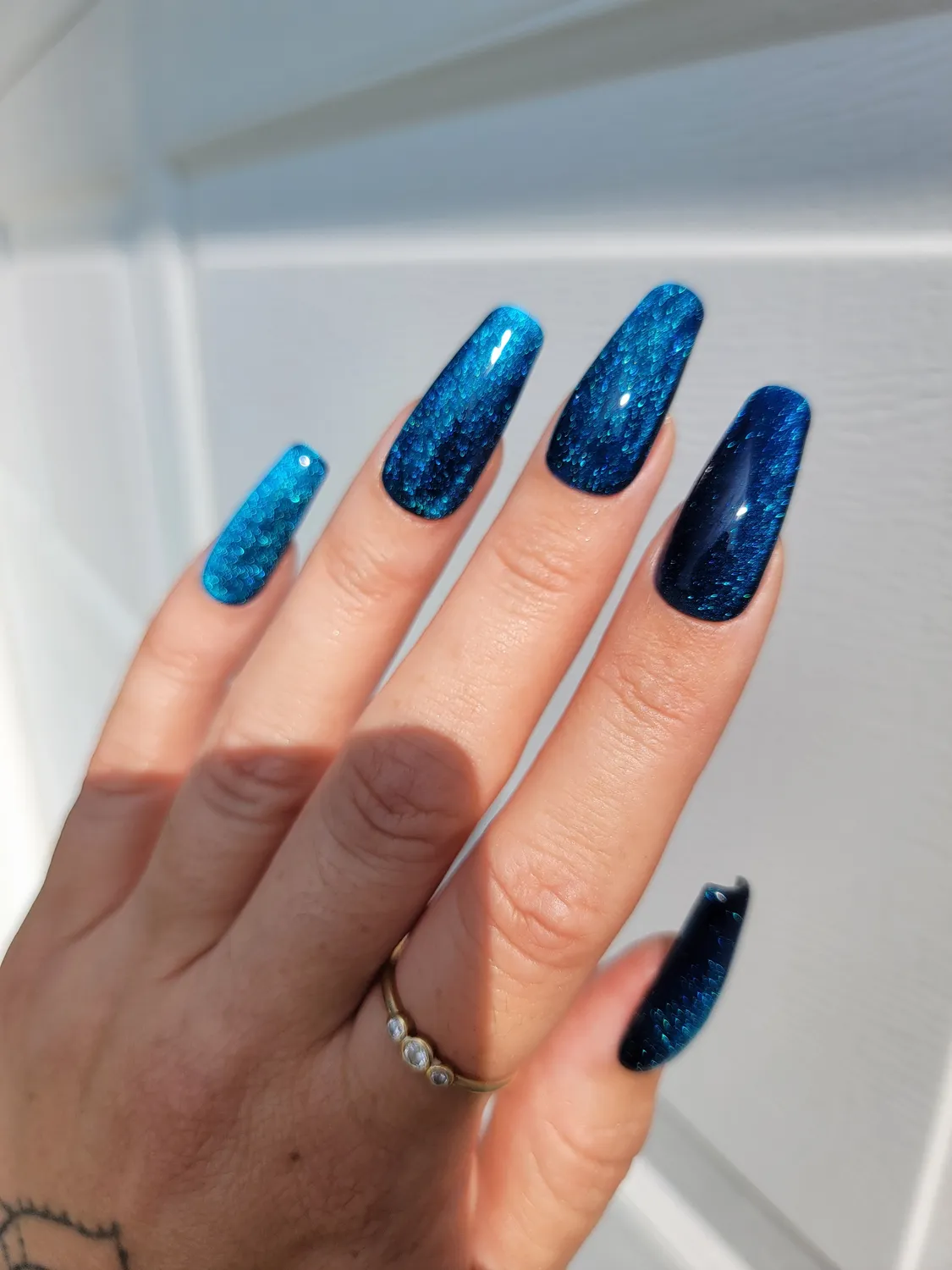 Light Elegance P+ Delirium gel polish 10 ml cat eye blå