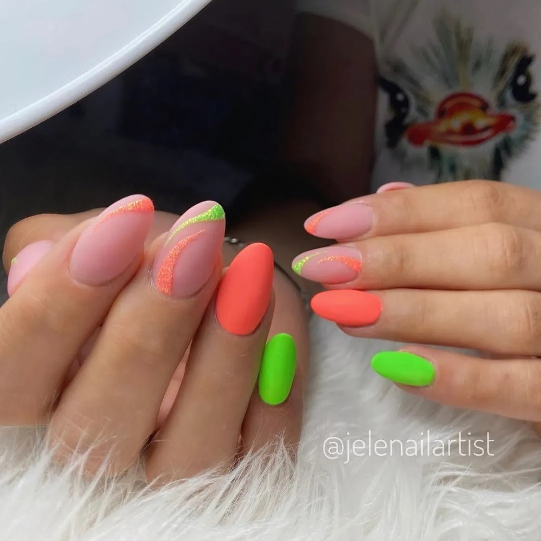 Light Elegance ButterCream Fresh to Death neglegelé neongrønn 5 ml