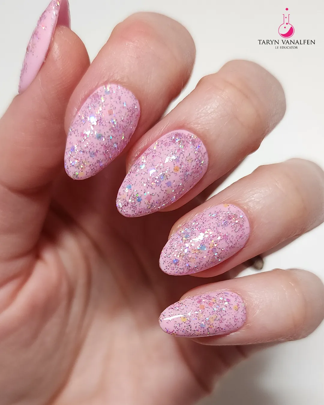 Light Elegance Free Spirit glitter gel 10 ml lavendel