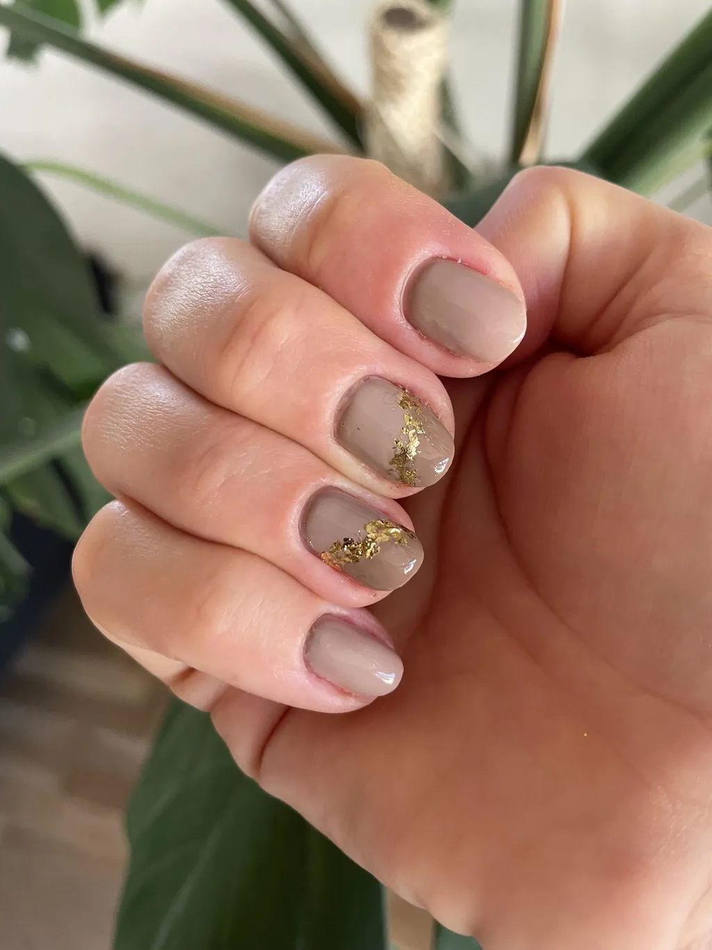 The Gel Collection Metallic Foil Flakes neglepynt 4 stk gull