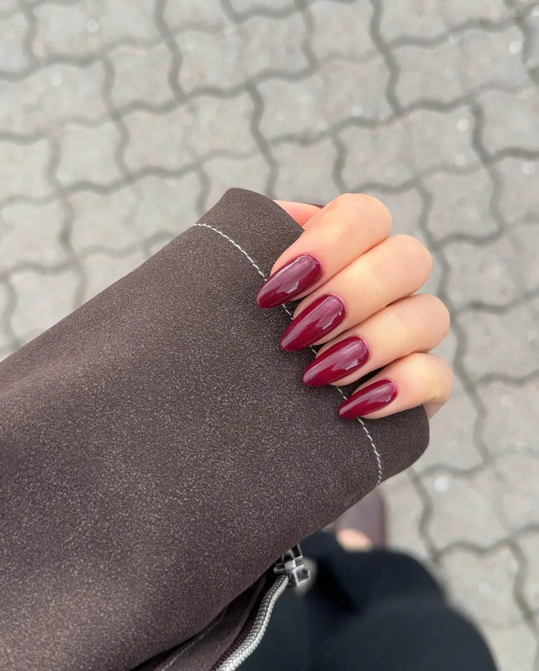The Gel Collection Gel Polish 140 Signature gellakk bordeaux
