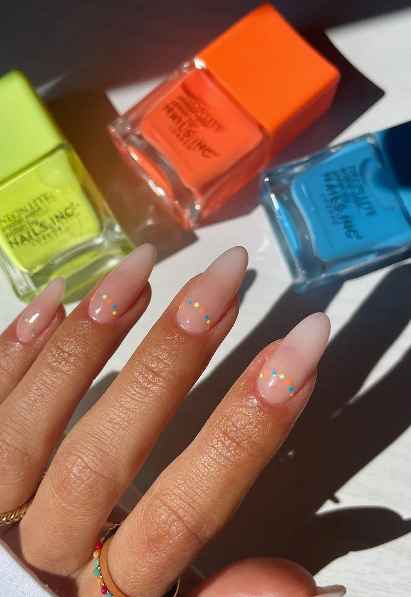 Nails Inc Neon Lite Brighton Grove neglelakk neon oransje
