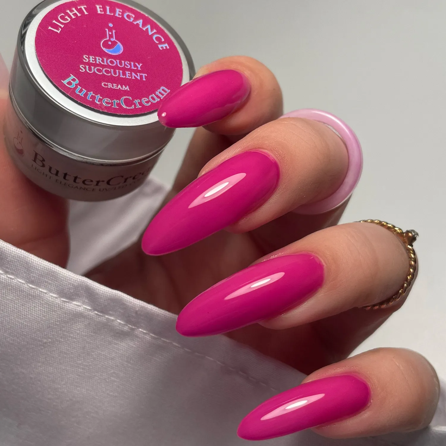 Light Elegance ButterCream Seriously Succulent 5 ml fuchsia