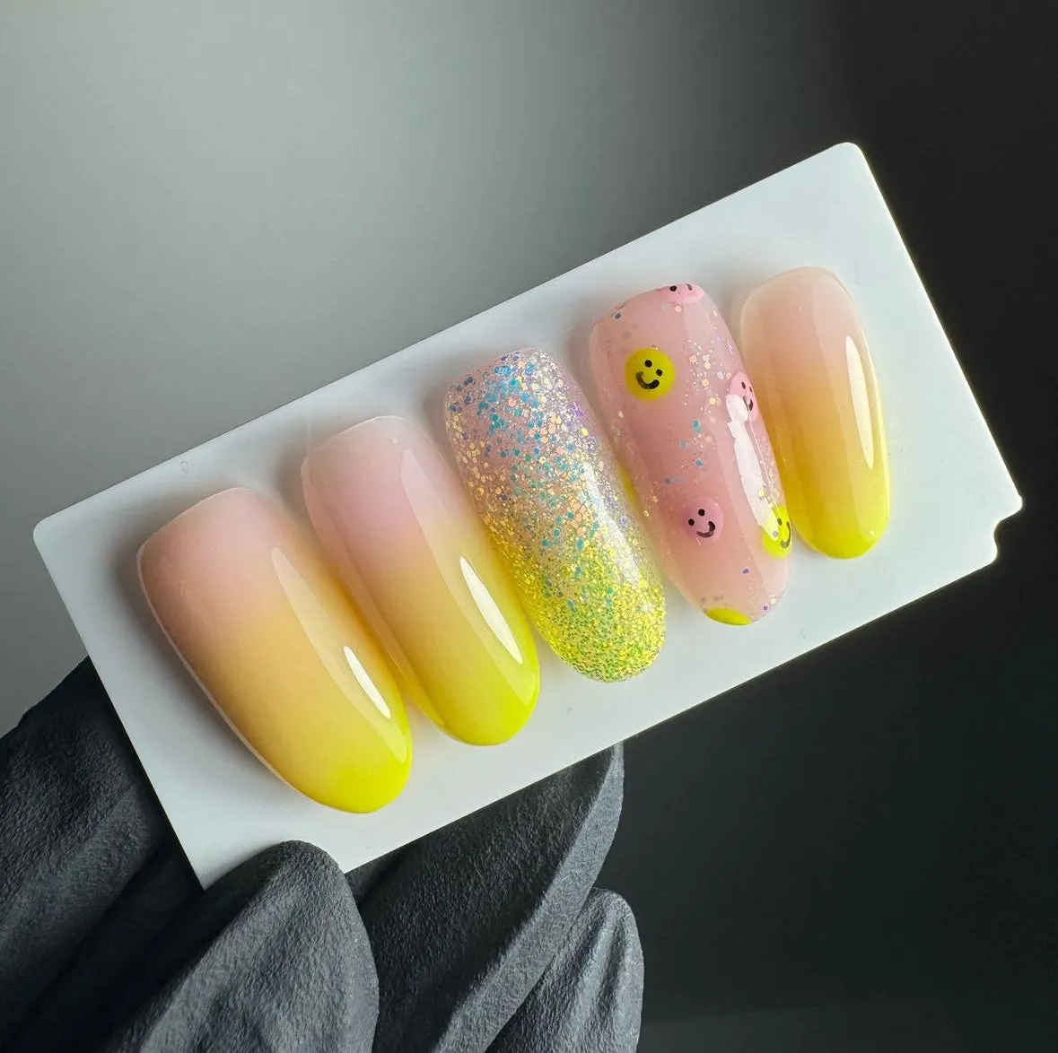 Light Elegance P+ Psychedelic gellakk 10 ml neon gul