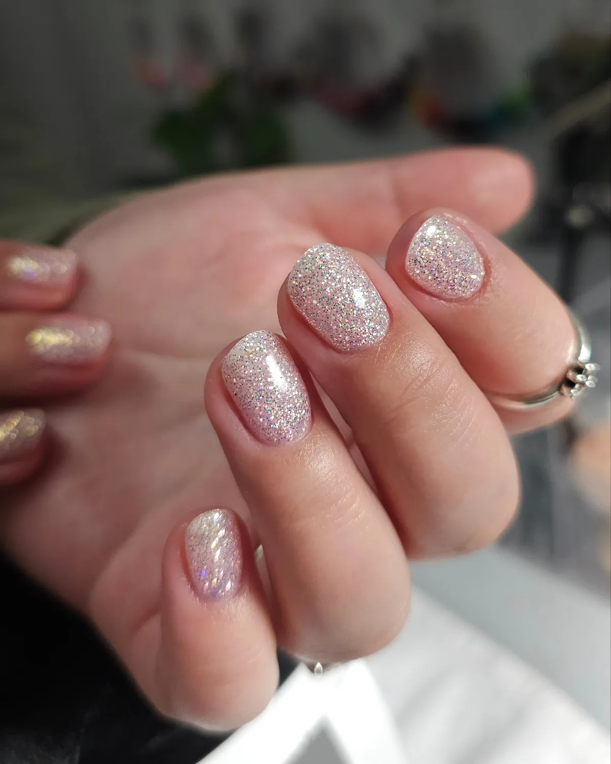 Light Elegance Cheshire Charm glittergel 10 ml rosa dekkende