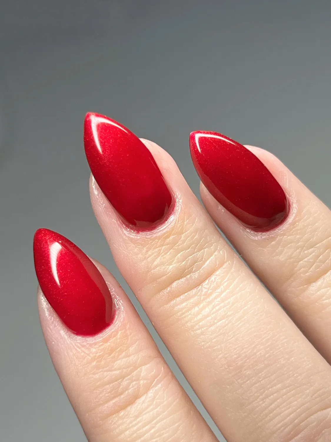 Light Elegance P+ Kiss My Sass gelelakk 10 ml bringebærrød